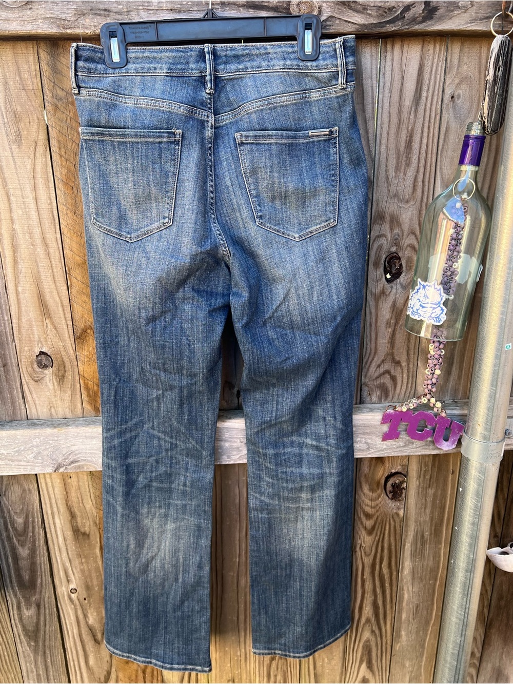 👗White House Black Market mid rise slim boot jeans - Picture 4 of 9